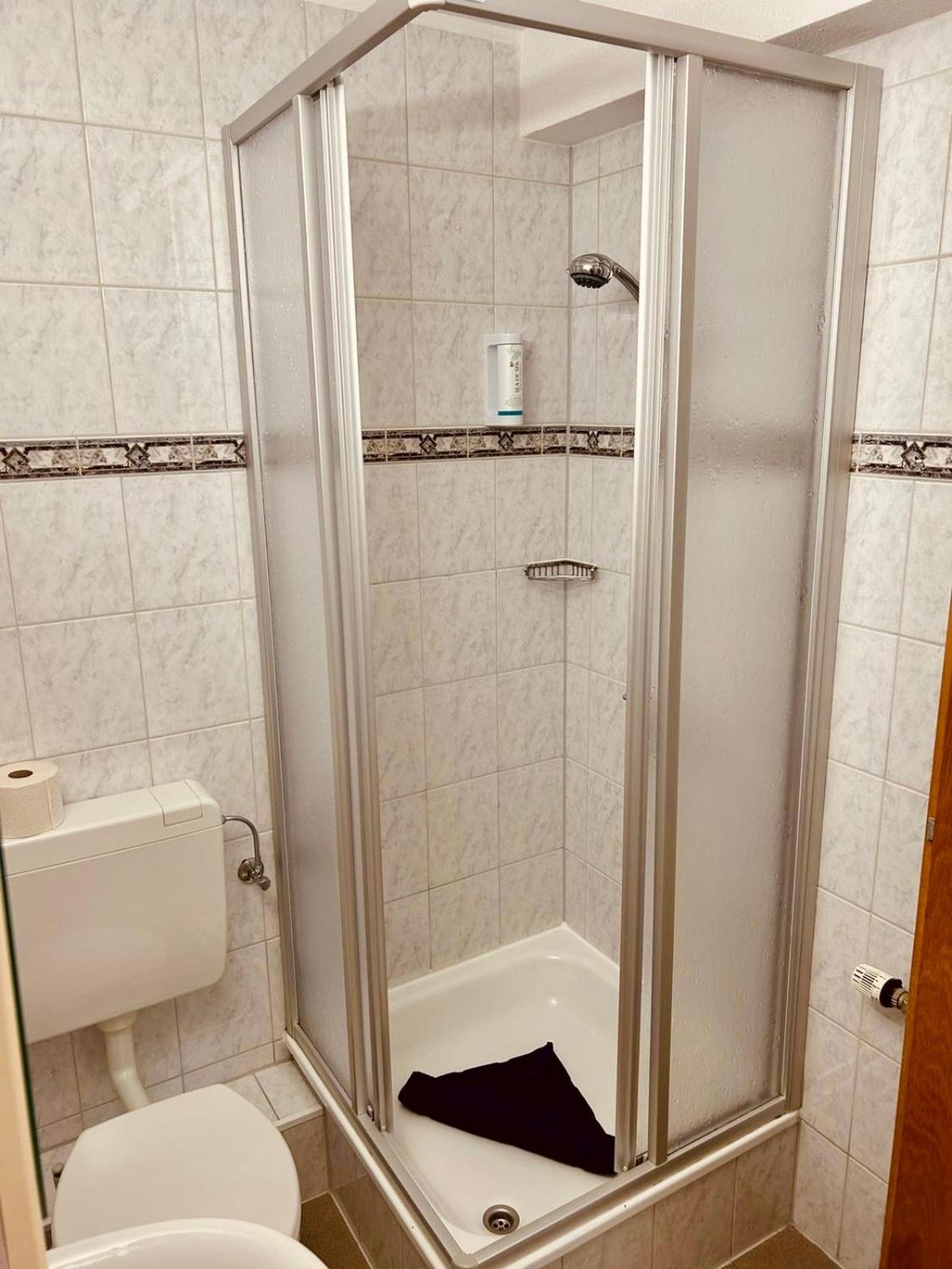 Alter Kornspeicher - Low Budget Zimmer Carolinensiel Buitenkant foto